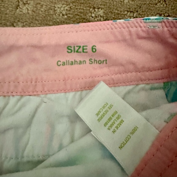 LILLY PULITZER Women's 6 - Blue pink & White floral Casual Shorts CALLAHAN - Picture 2 of 4